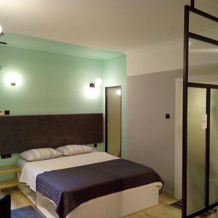 Agias Sofias Square Stunning Suite Salonicco Esterno foto