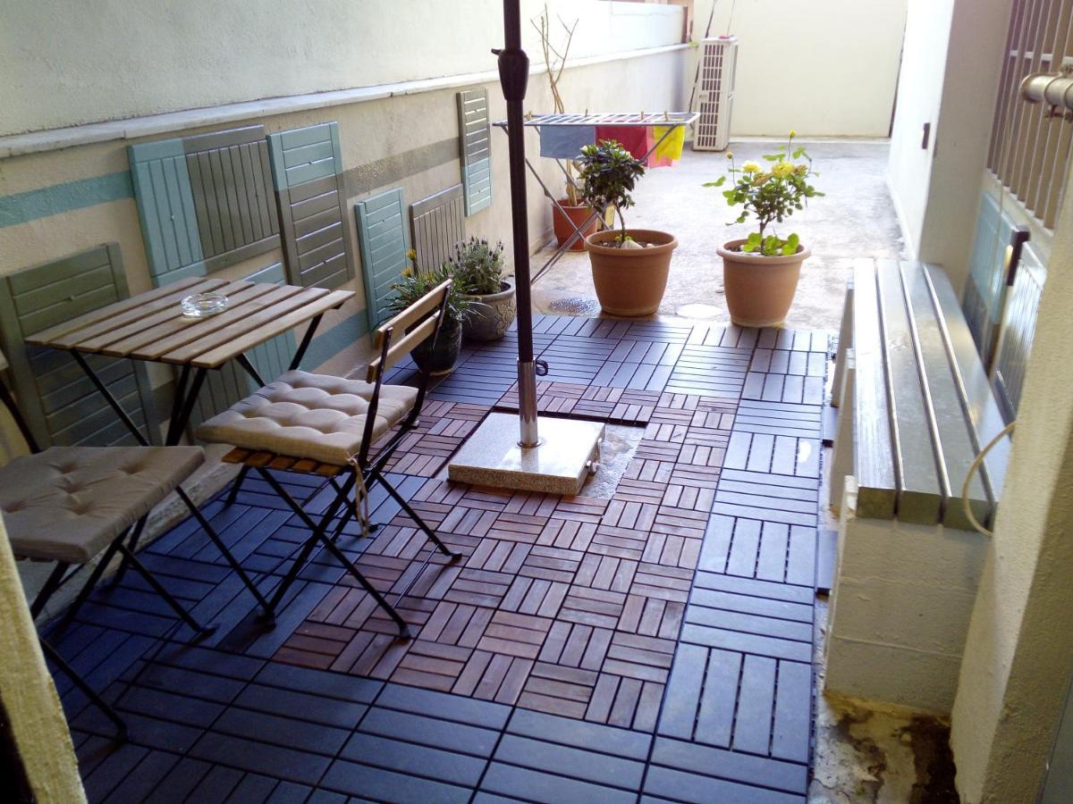 Agias Sofias Square Stunning Suite Salonicco Esterno foto